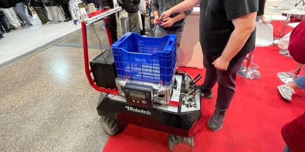 Imágenes servicios EDIH robot agrícola