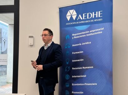 alejandro de aedhe en el taller de paracuellos del jarama